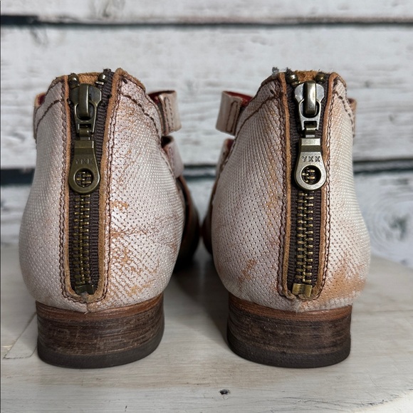 Bed Stu Brittany distressed white tan leather boots - Picture 6 of 10